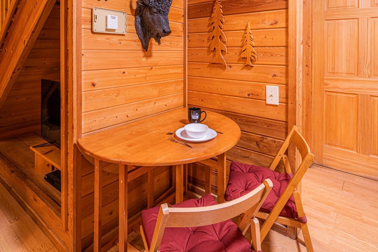 Cabin #4 The Wolves Den - Pet Friendly- Sleeps 6 - Playground & Game Room Payson Eksteriør billede