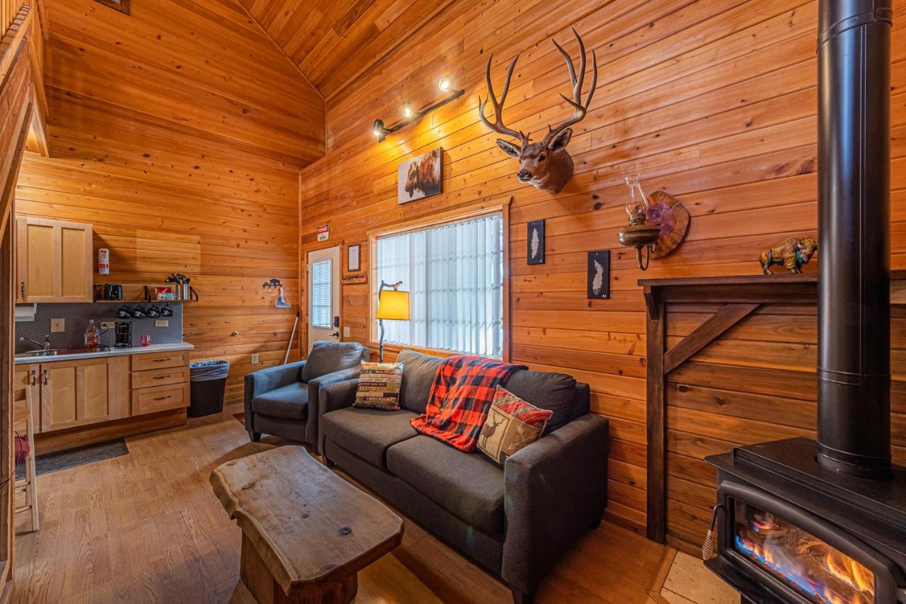 Cabin #4 The Wolves Den - Pet Friendly- Sleeps 6 - Playground & Game Room Payson Eksteriør billede
